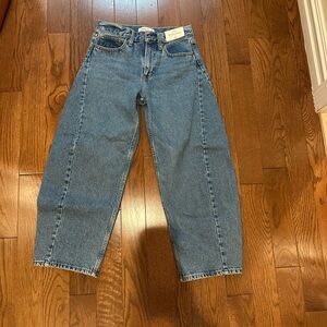 Abercrombie & Fitch Barrel Jeans 24 Short